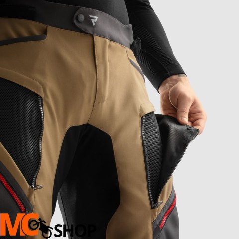 REBELHORN SPODNIE TEKSTYLNE HARDY 3.0 DESER/GR/RE REBELHORN SPODNIE TEKSTYLNE HARDY 3.0 DESER/GR/RE